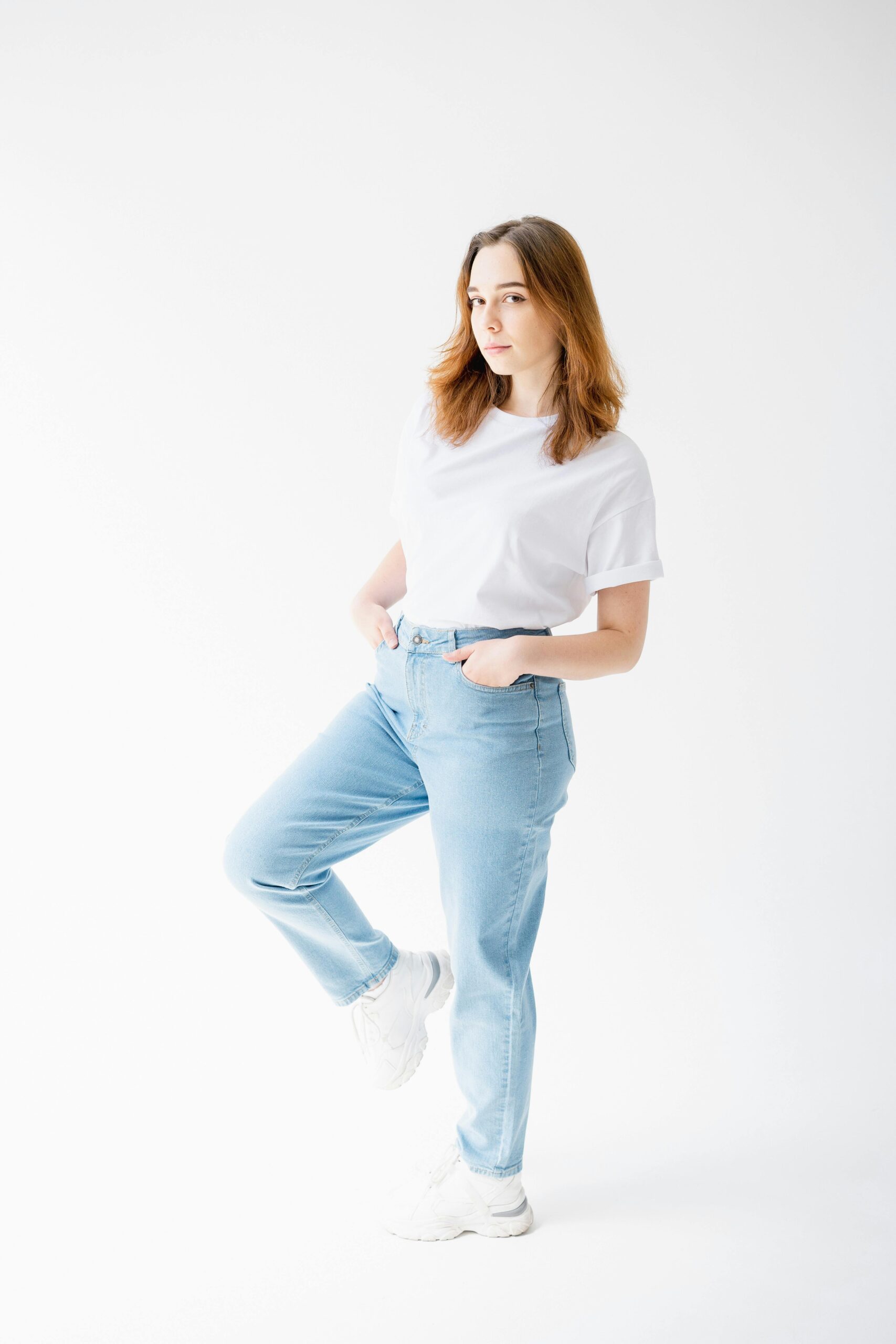 SLIM-RELAXED FIT/MOM JEANS