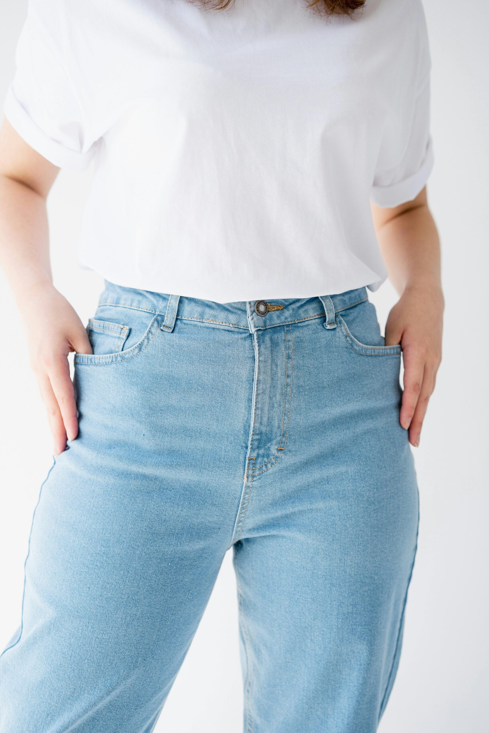 SLIM-RELAXED FIT/MOM JEANS - Image 3