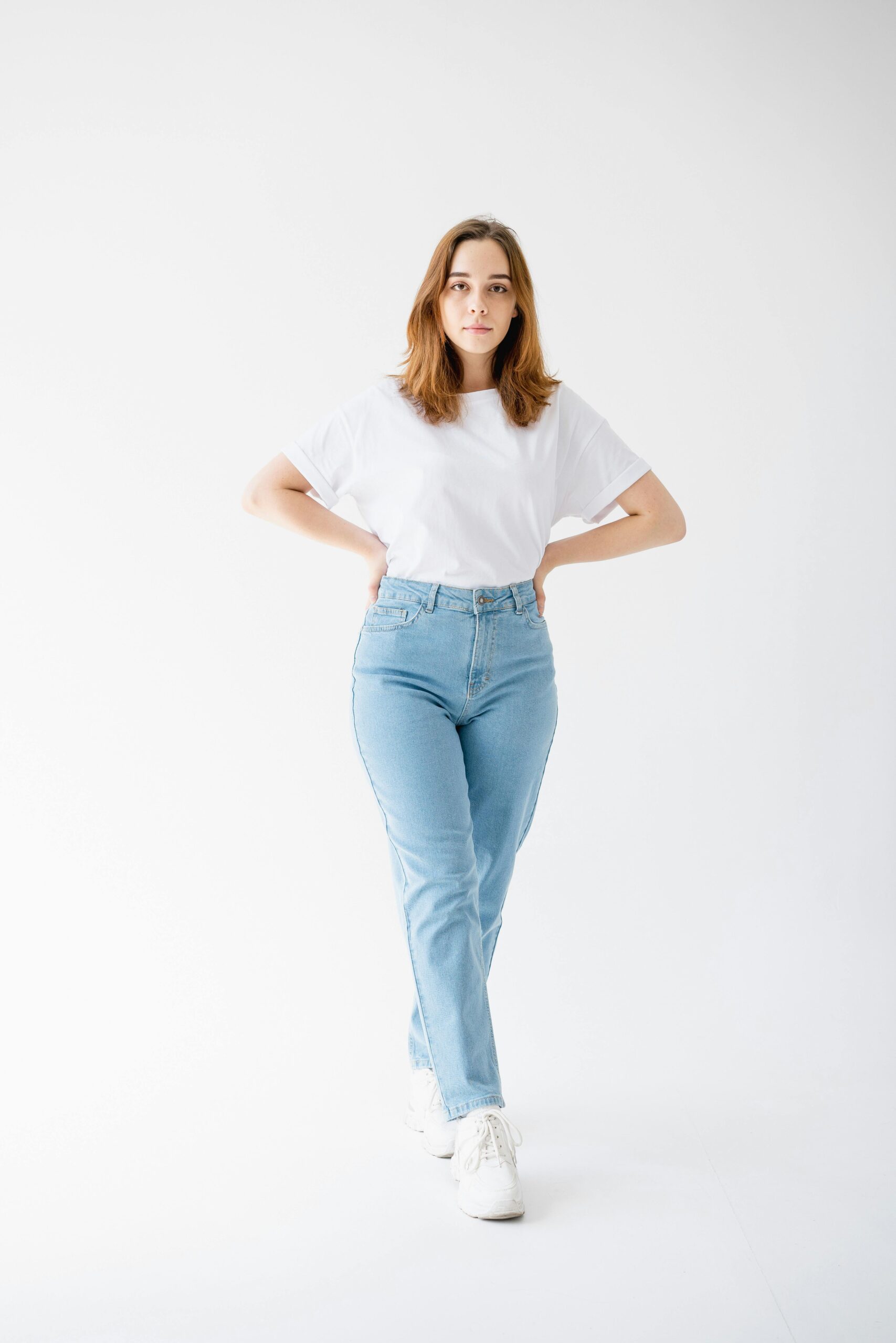 SLIM-RELAXED FIT/MOM JEANS - Image 2